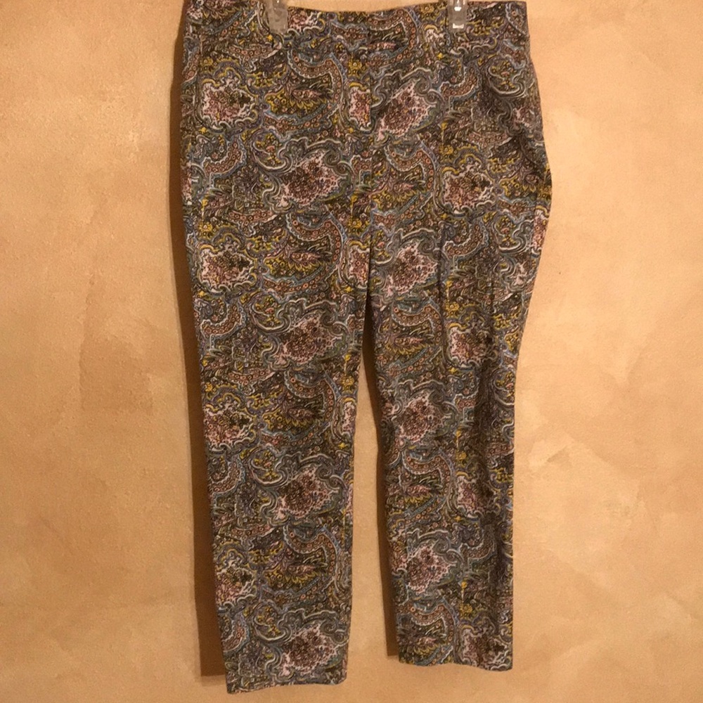 Summer is here!  3 1/2” zipper/crops!